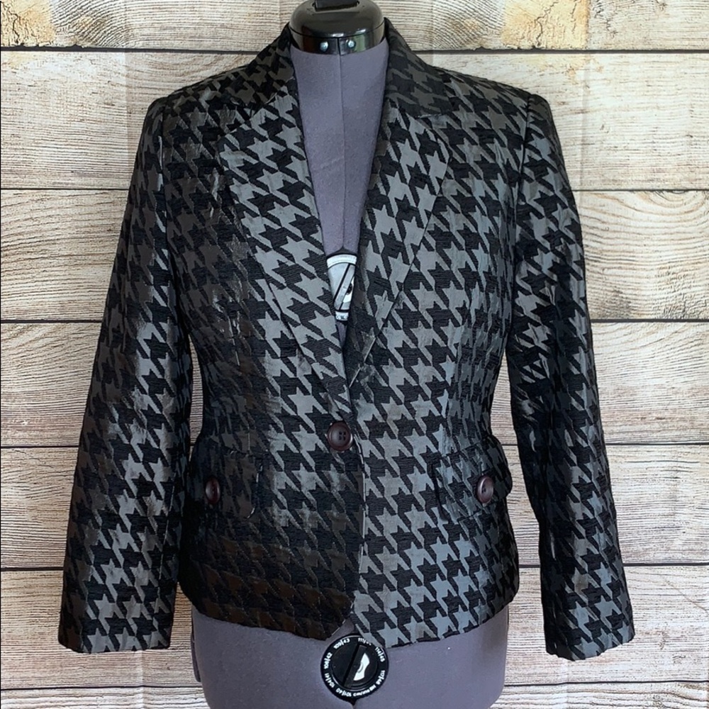 Louben NWOT NICE Blazer sz 8. Shiny Silver & Black